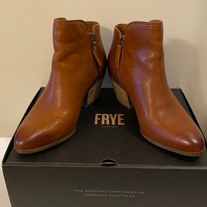 FRYE JUDITH ZIP BOOTIES